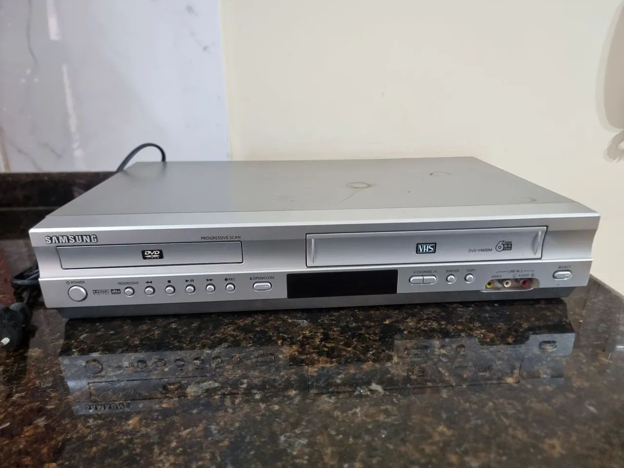 Samsung DVD-V4600M DVD and VHS64289865897985120