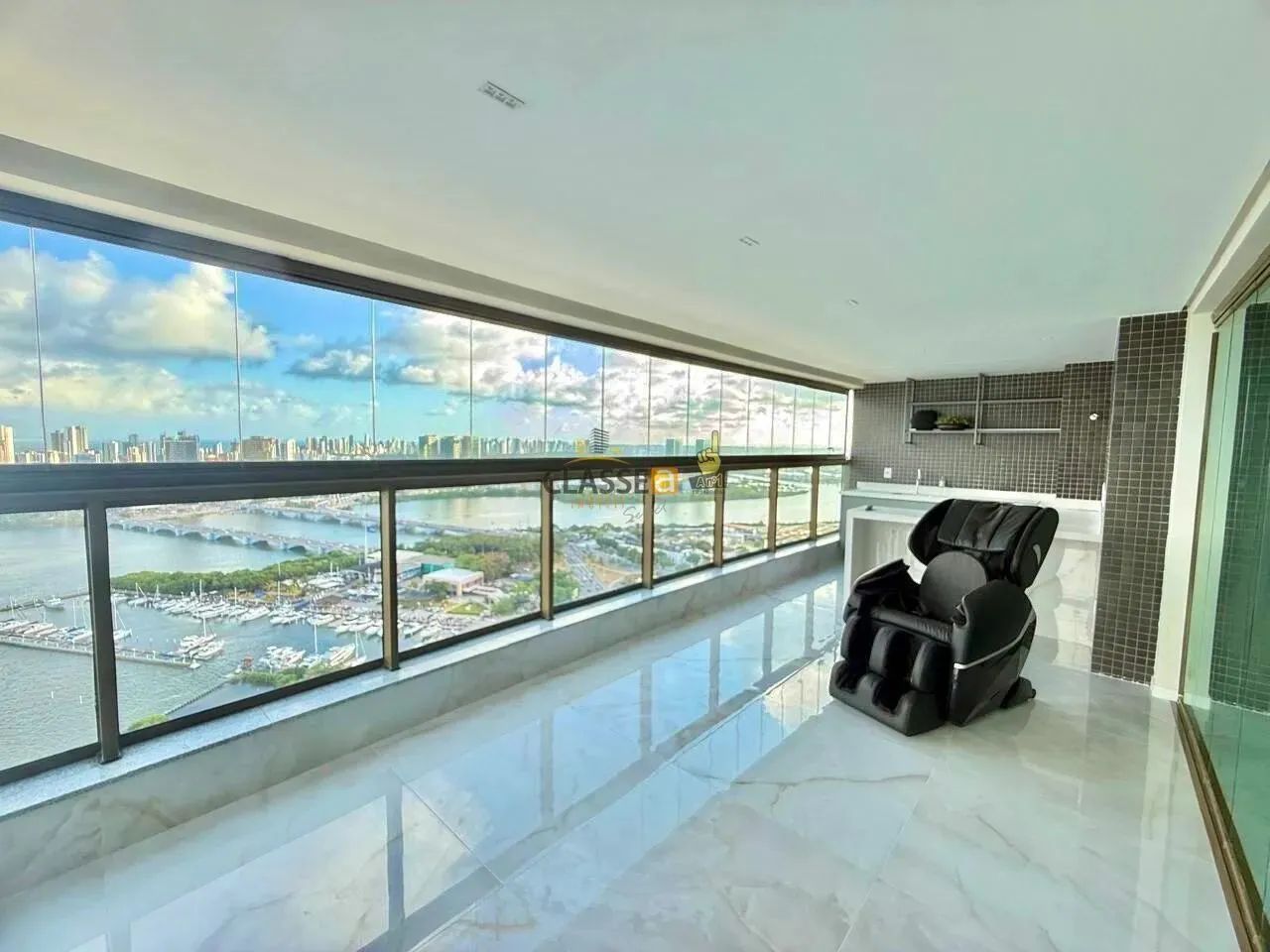 Apartamento Reformado 3 suítes no Mirante do Cais