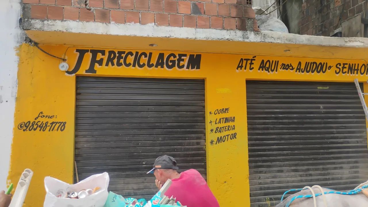 Placas faixas e letreiros em promoção de final de ano 