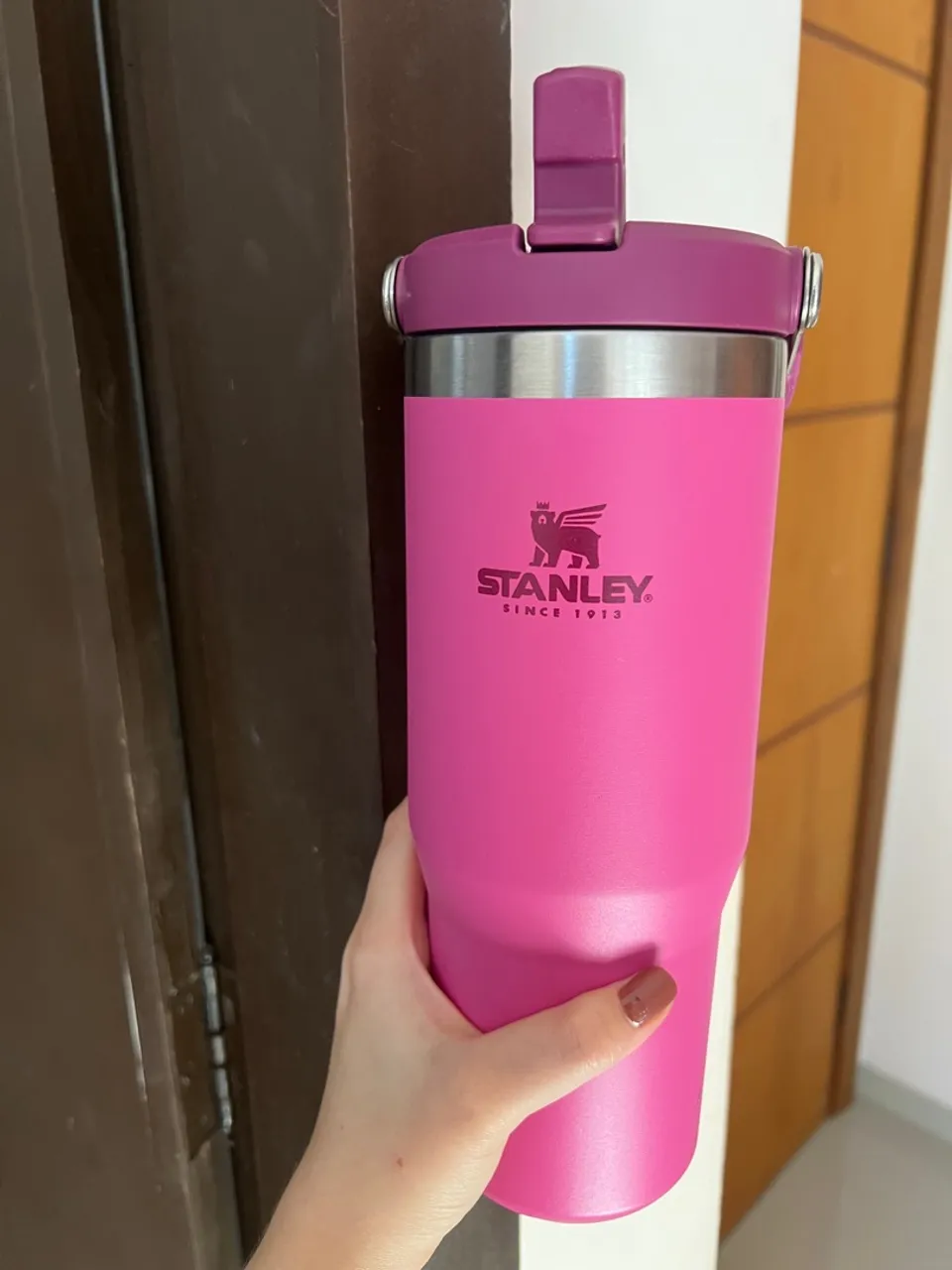 Copo Térmico Stanley Rosa - Ideal para suas bebidas!