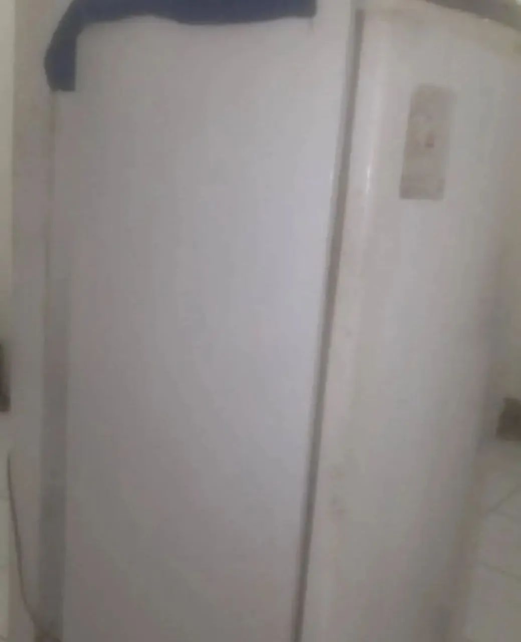 Geladeira frost free funcionando muito bem garantido de 6 meses - Foto 3