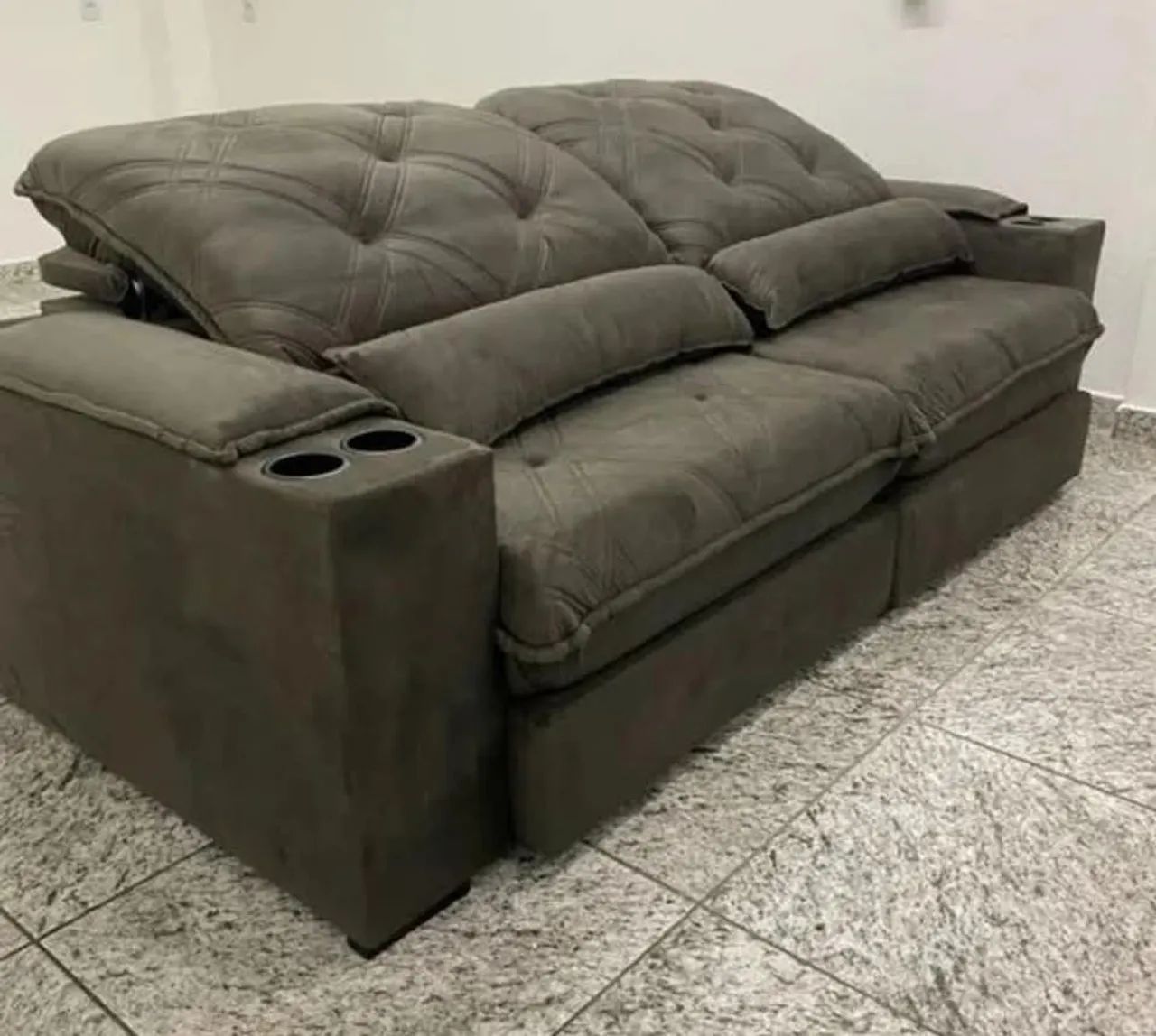 Sofá retrátil molas ensacadas 