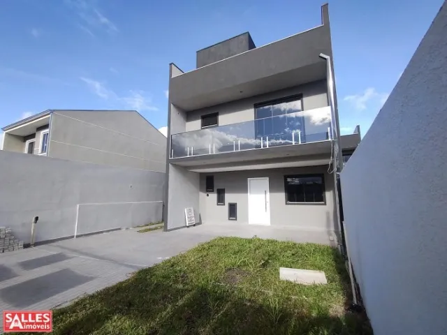 Sobrado Fazendinha 3qts, suíte, 4gar, terraço, 150m². Use FGTS, carta, carro, AP, financia