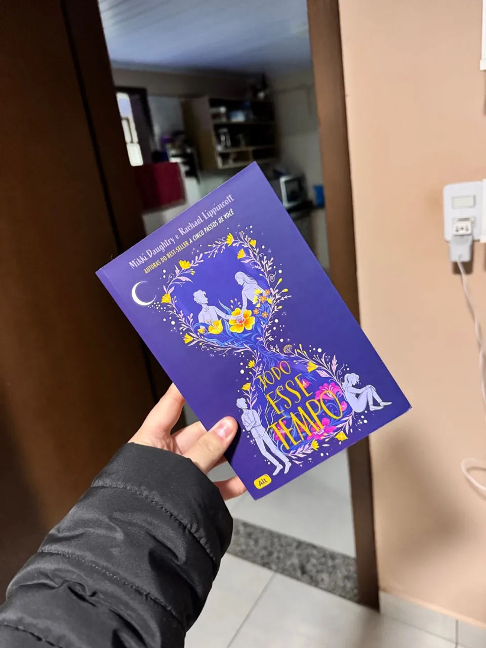 Livro Todo Esse Tempo - Mikki Daughtry e Rachael Lippincott