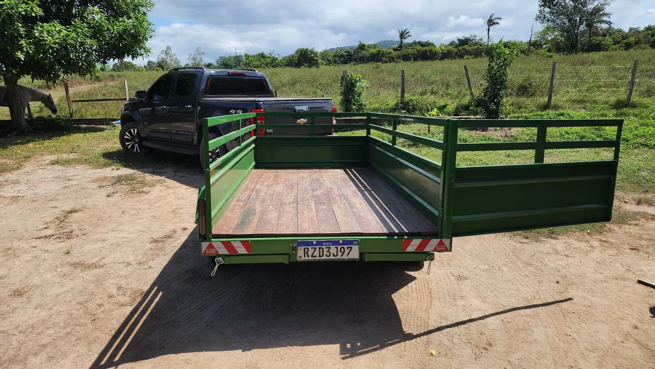 Carreta para transporte - 1 mês de uso