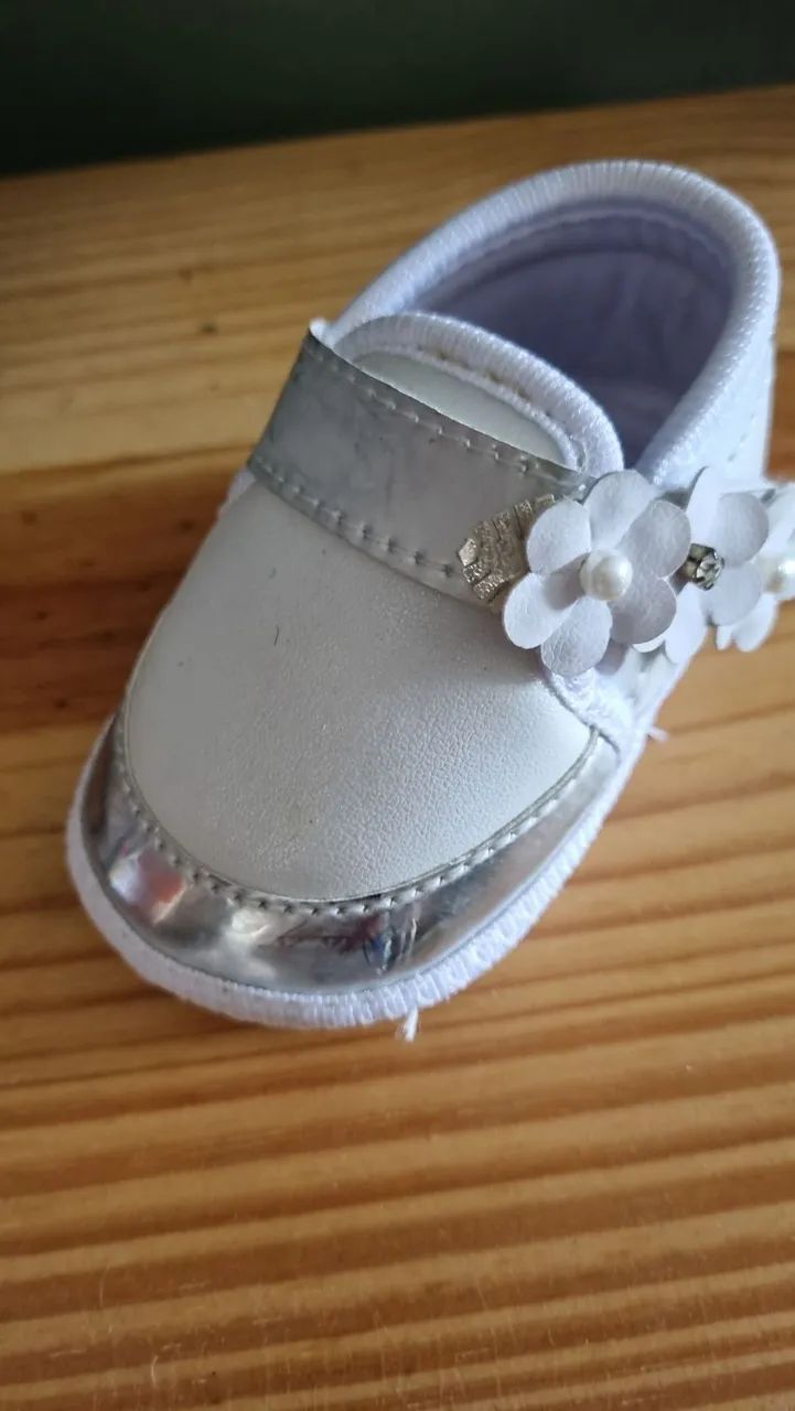 Sapatinho de bebê azul com laço e strass - Foto 4