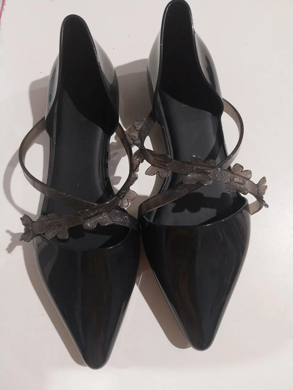 Sandália Melissa Preta n° 35, com Detalhes Florais