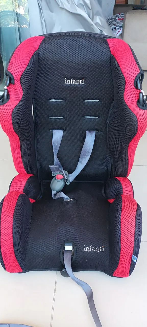 Cadeirinha e elevação Infanti