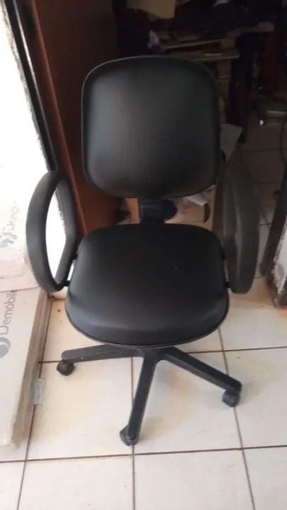 Cadeira de escritório giratória