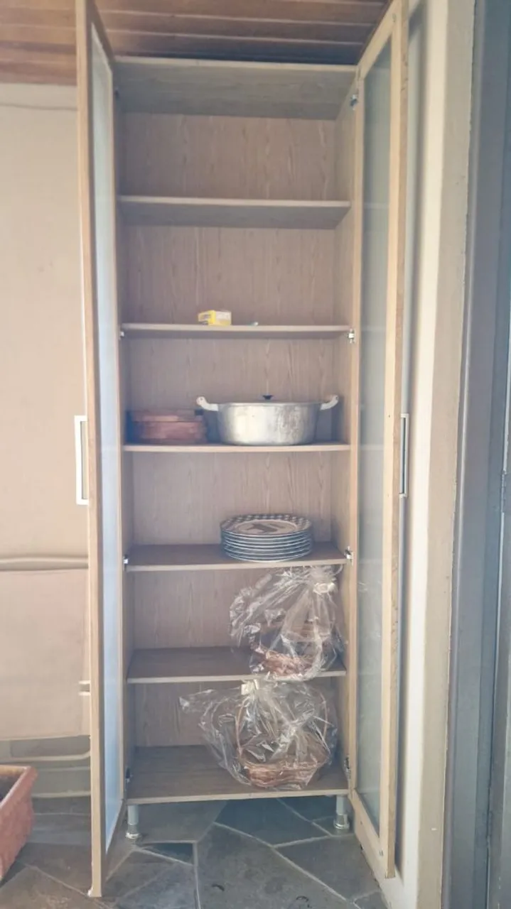 Armário de Cozinha em Madeira
