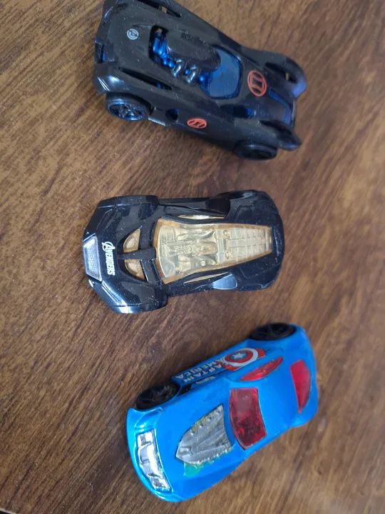 3 Carros Hot Wheels - Coleção Avengers - Foto 3