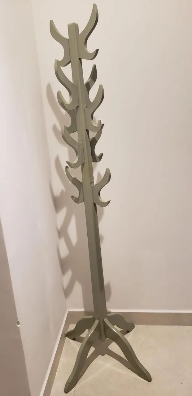 Cabideiro de chão laqueado - design moderno e elegante