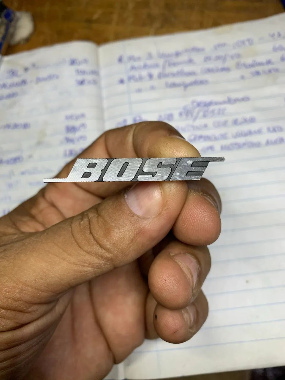 Logotipo Bose (5x0,7cm) para caixa acuatica