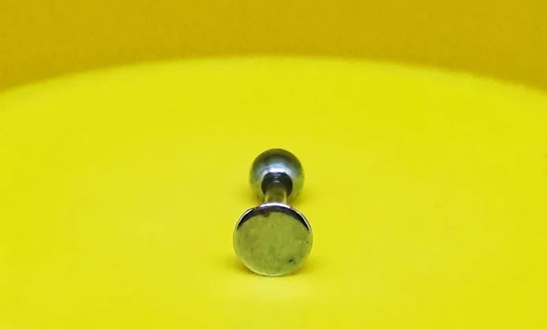 Piercing Labret para Sobrancelha - Esfera com Pedra Rosa Brilhante (Base Reta) - Foto 4