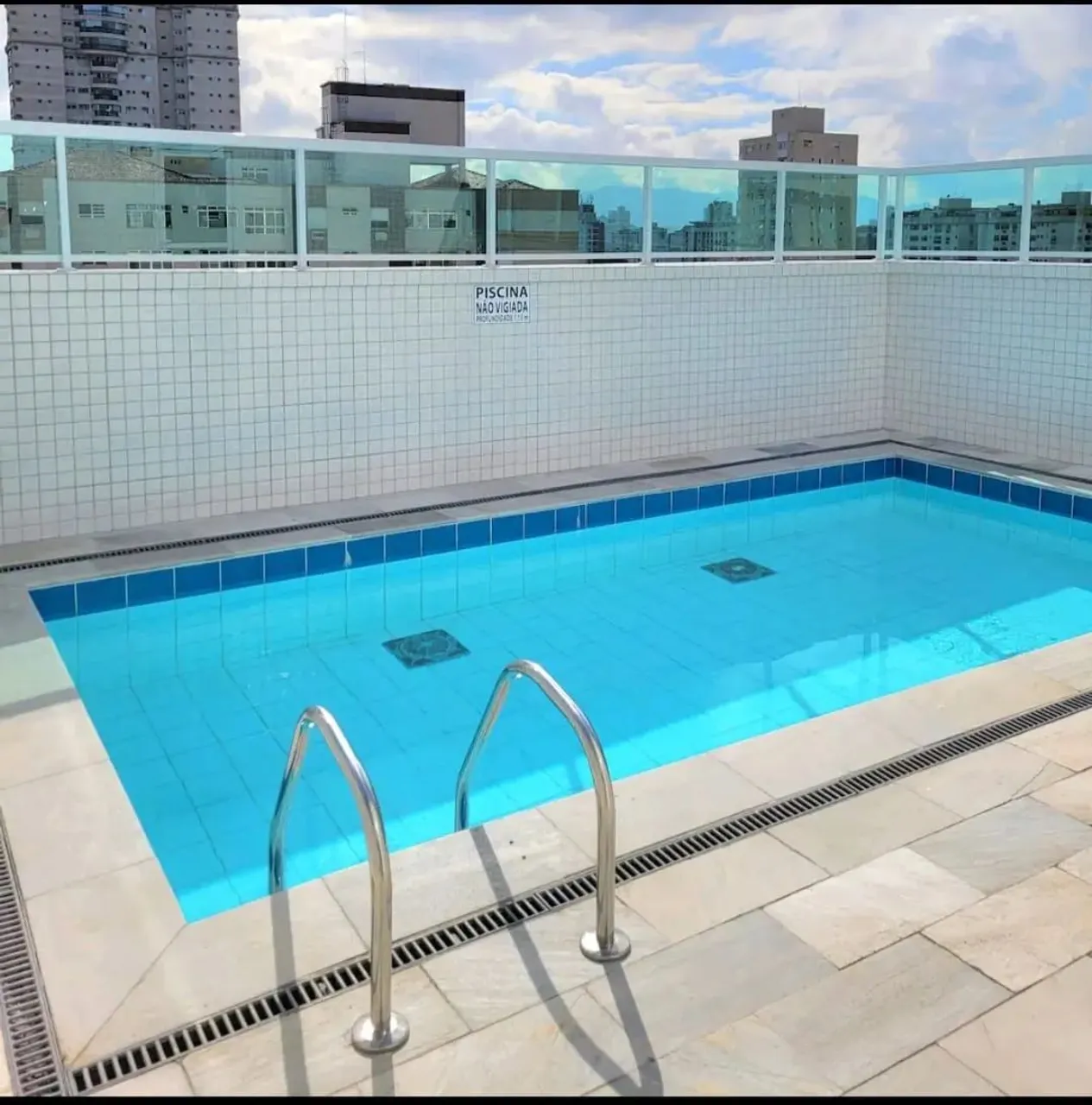 SALA LIVING MOBILIADA 1 QUADRA DA PRAIA COM LAZER