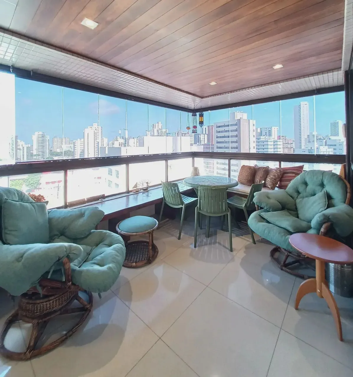 Zona Norte imóvel à venda 167m²/ com 4 quartos/2 garagens nas Graças - Recife - PE
