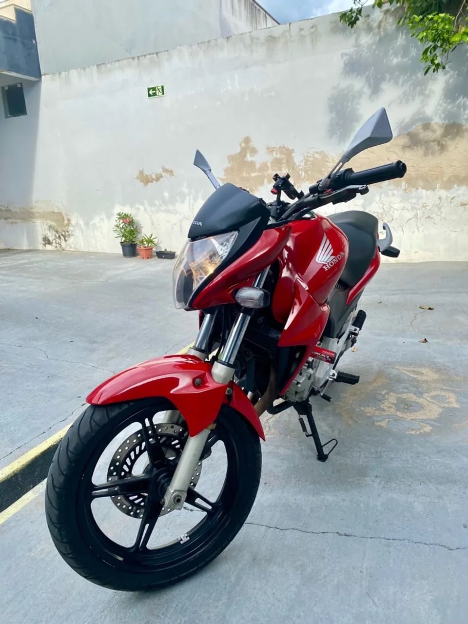 VENDE-SE CB300 2013 - Foto 2