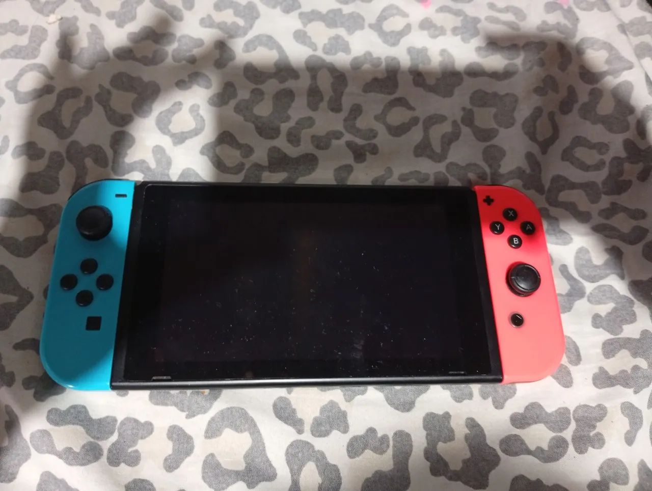 Nintendo Switch - Azul e Vermelho