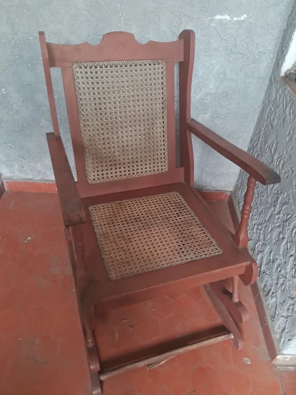 Cadeira de balanço de madeira - Foto 3