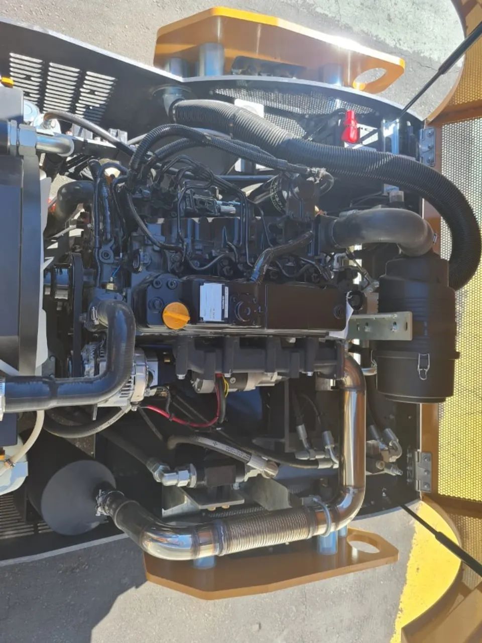 Rolo Vibratório St5000 Motor Yanmar 4tnv88 - Foto 5