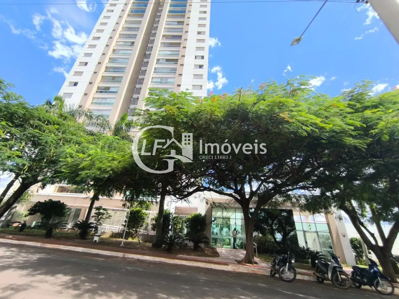 Aluguel de luxuoso apartamento de 3 quartos no Carandá Bosque, Campo Grande-MS - 3 suítes,