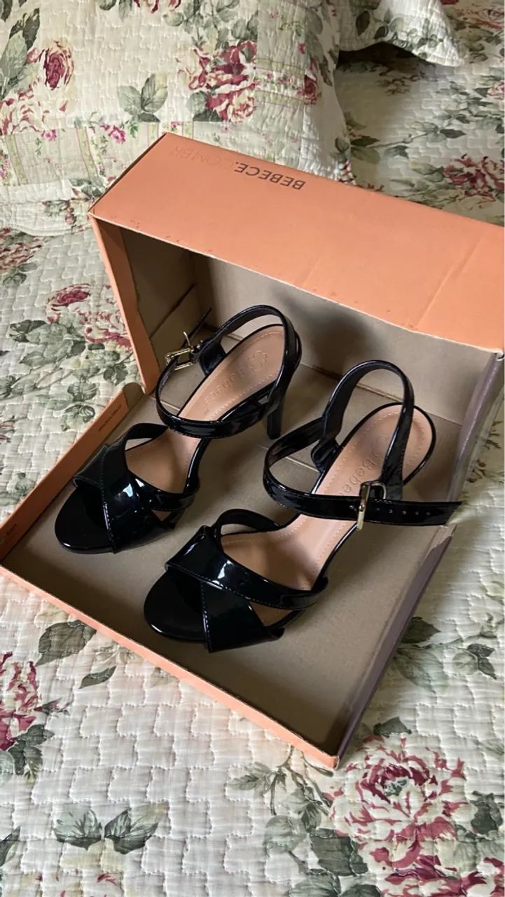 Vendo sandália verniz preto - Foto 2