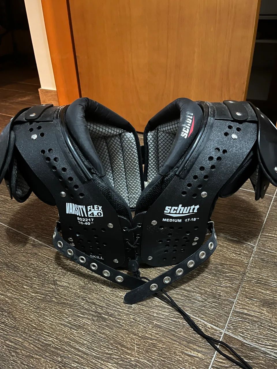 shoulder pad futebol americano schutt varsity flex 4.0 - Esportes