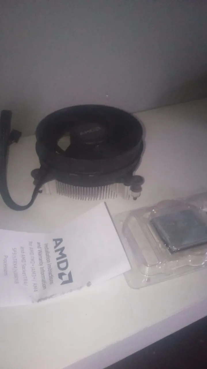 CPU AMD com Cooler e Manual