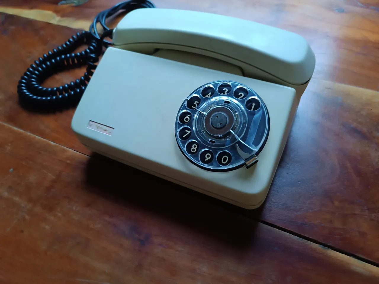 Telefone antigo para discar