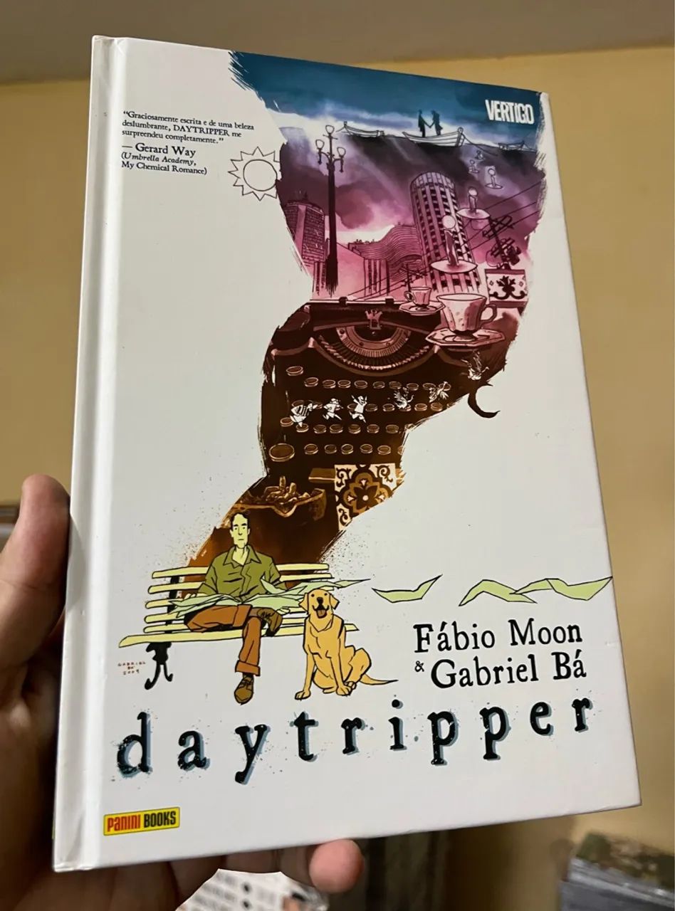Daytripper Livro por Fábio Moon e Gabriel Bá capa dura 