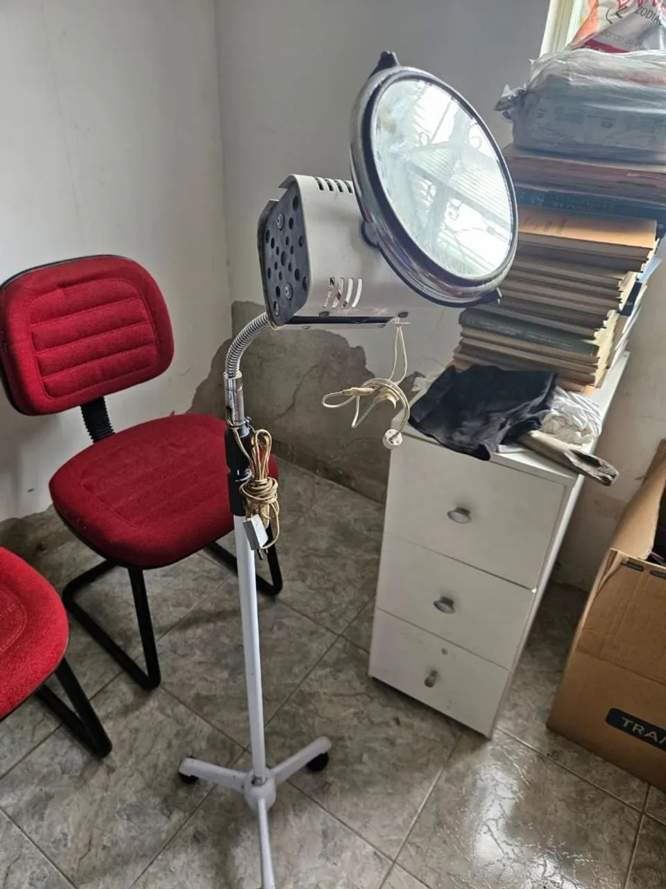 Vendo foco para auxiliar em exames.  ( só falta lampada)$ 145,00