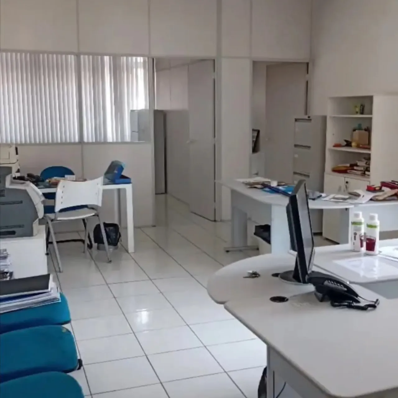 Sala comercial pronta para locação no centro de Salvador!