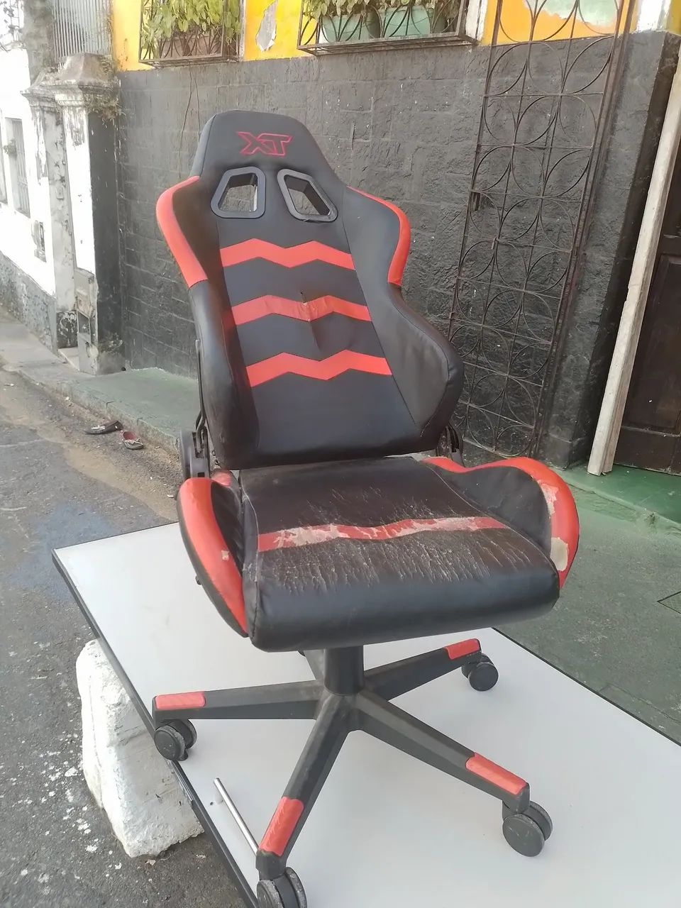 Cadeira para escritório  com avarias - Foto 3