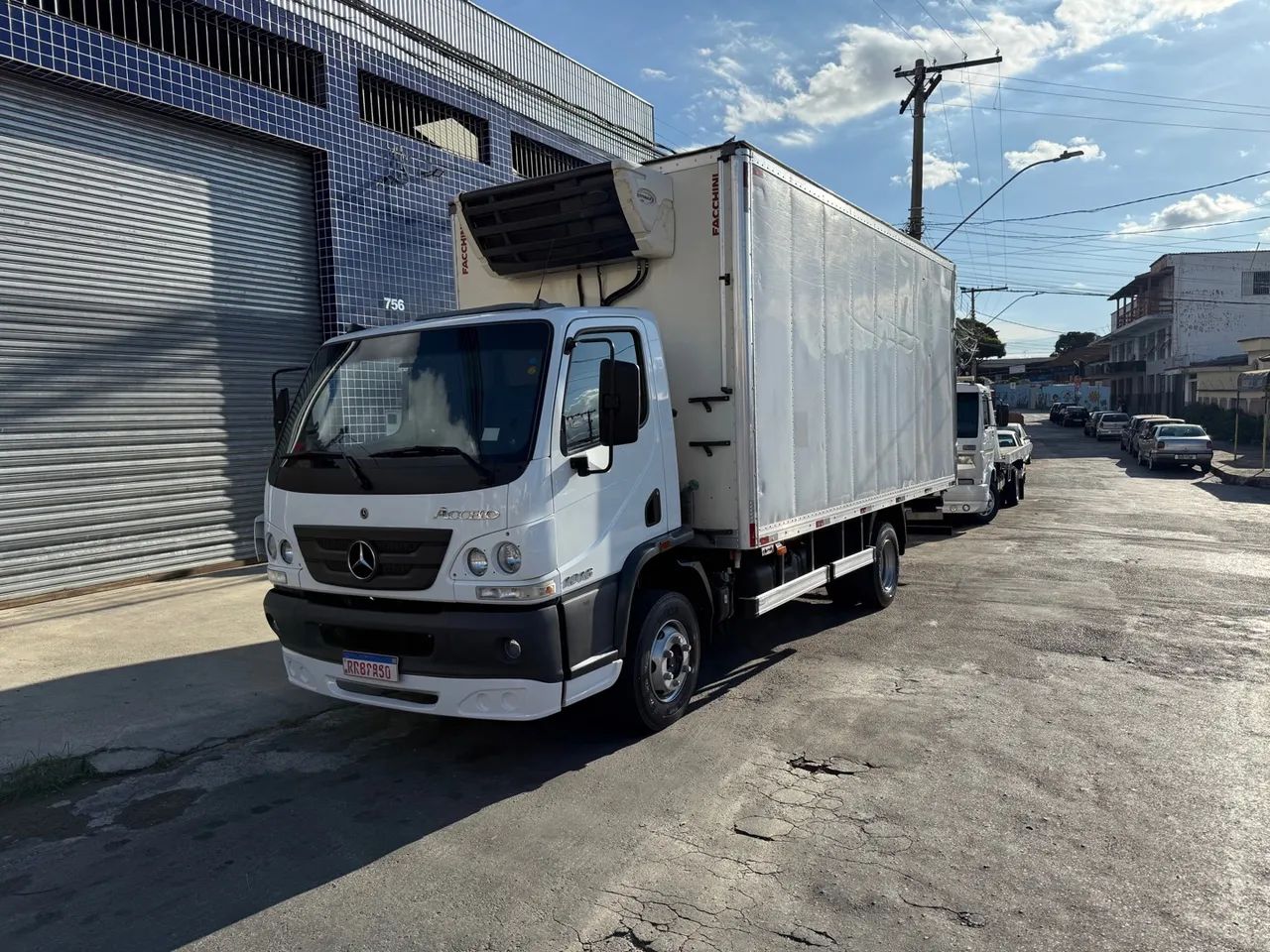 Mb Accelo 1016 ano 2022 com baú Refrigerado