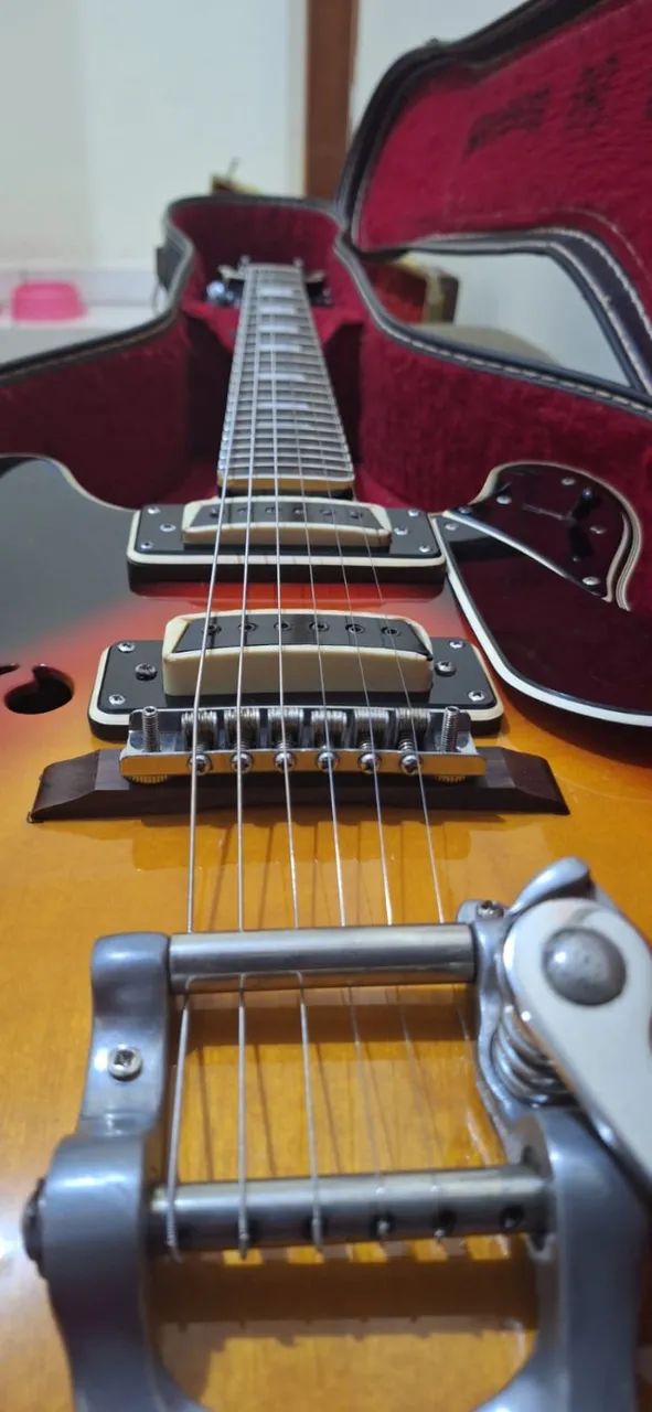 Guitarra  Univox Coily 1965/1970 - Japonesa c/ Bigsby - Foto 4