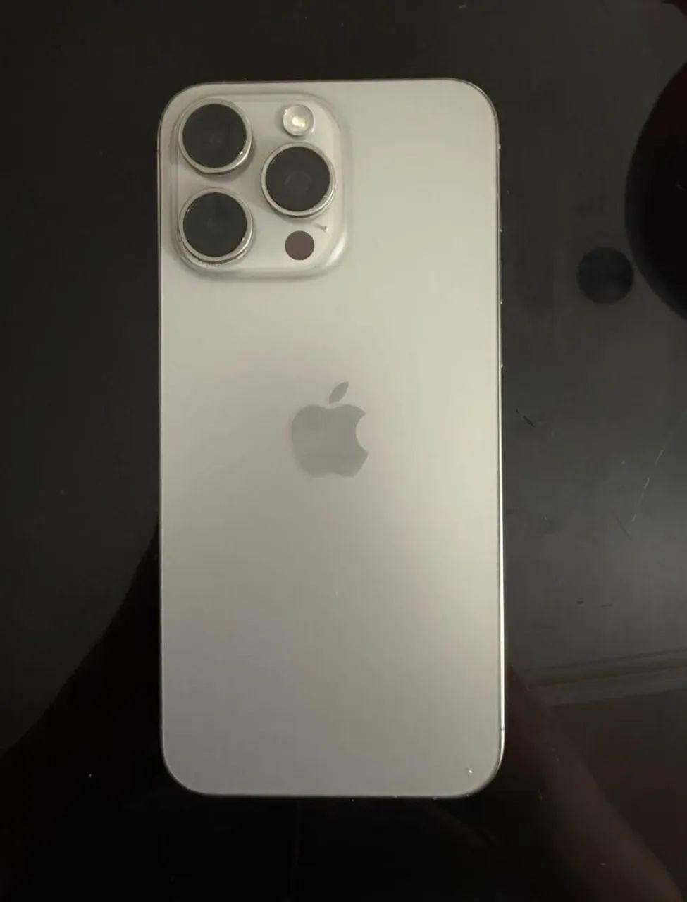 iPhone 15 Pro Max 256 GB<br>83% bateria