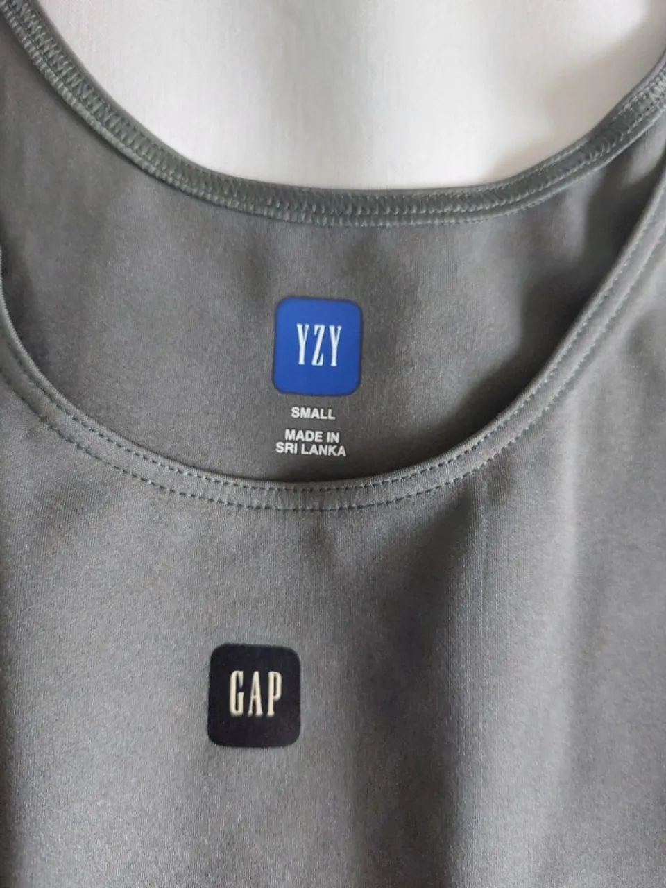 Regata Yeezy Gap Balenciaga - Foto 3