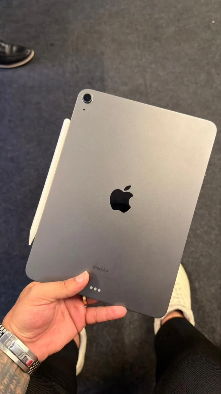 Apple iPad Air 4 グレー + Apple Pencil２ Ipad Air 4 + apple pencil - Tablets e E-Readers - São Cristóvão