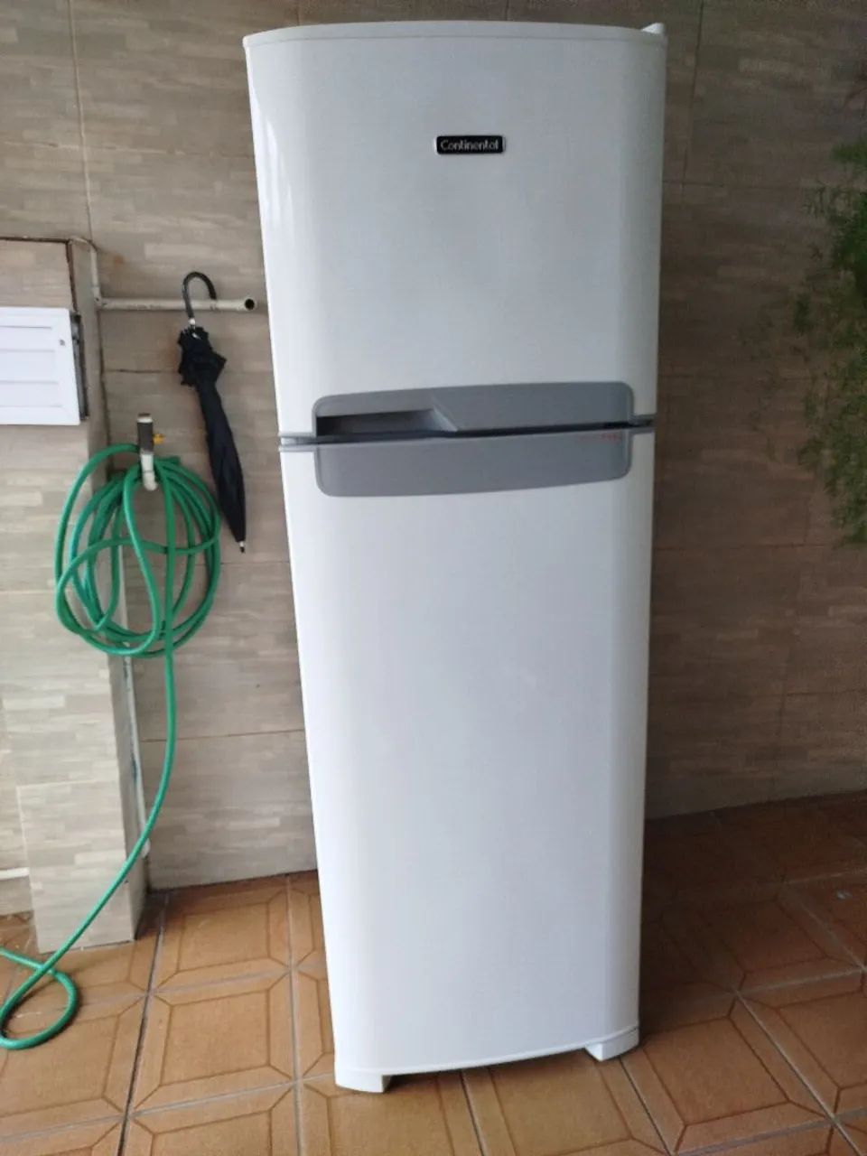 Vende-se geladeira continental 