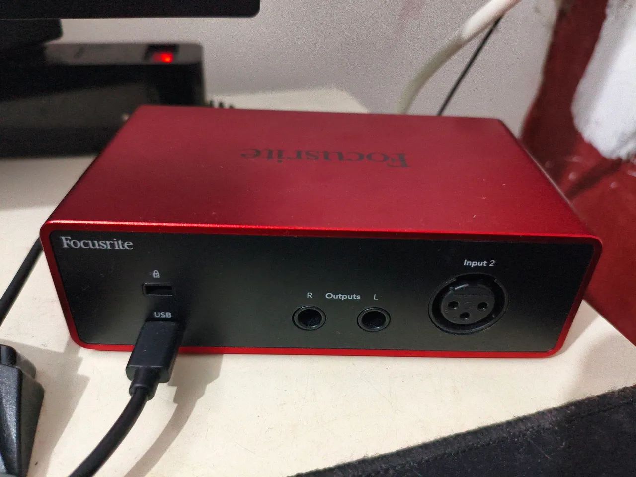 Focusrite Scarlett Solo 4th Gen - Interface de Áudio - Impecável - Foto 3