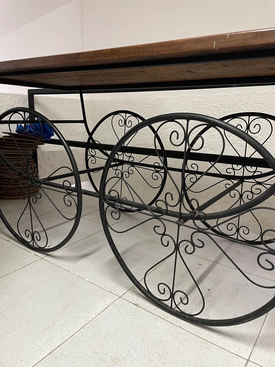 Mesa Carruagem Ferro e Madeira. (1.80x80) - Foto 3