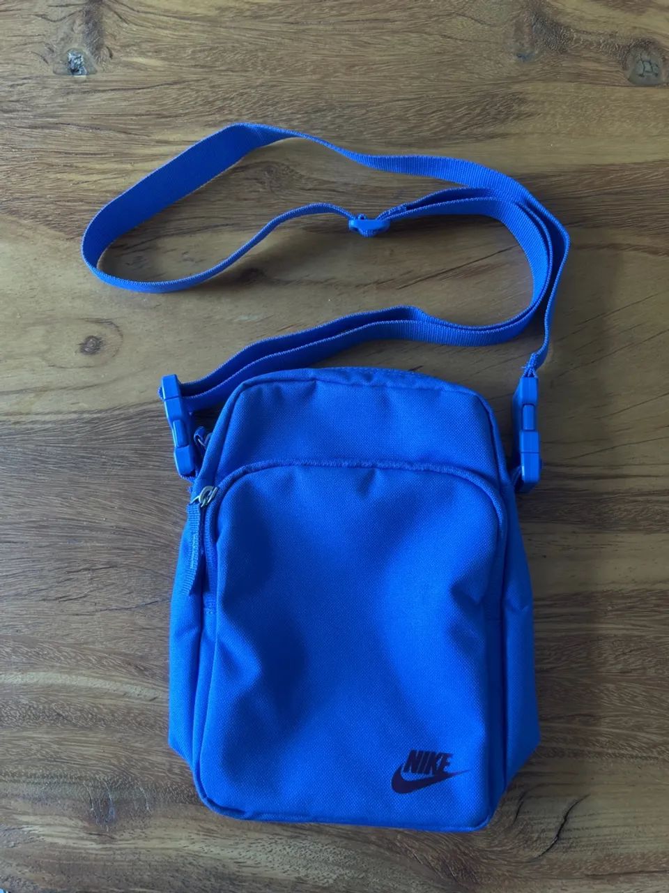 Bolsa Nike lilás 