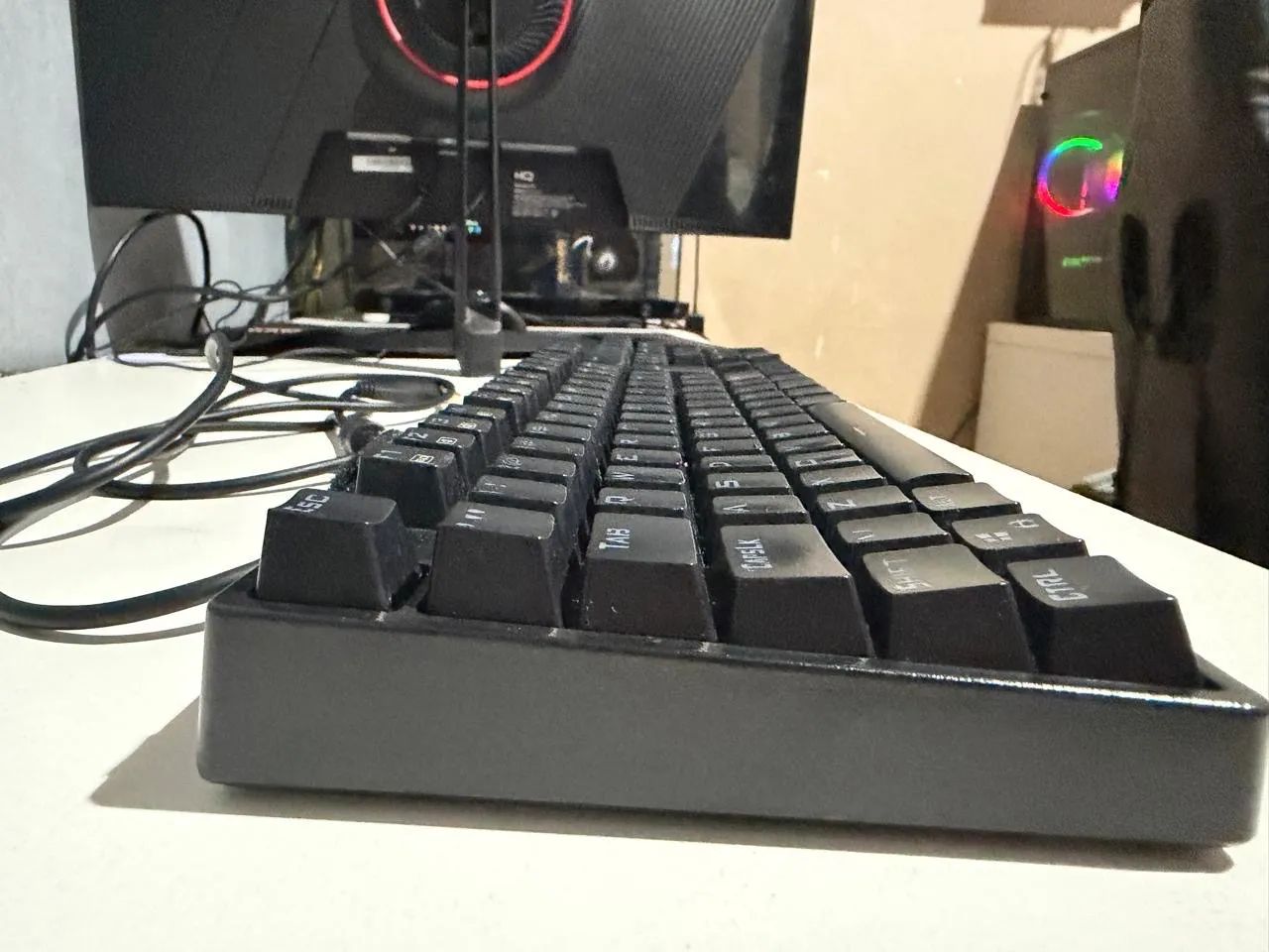 Teclado Mecânico Redragon Surara Pro RGB Switch Red - Foto 4