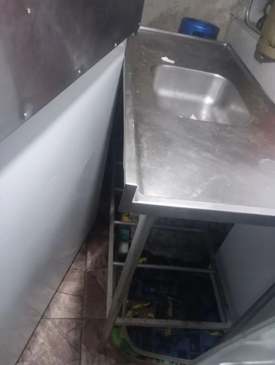 Pia com base toda em inox 