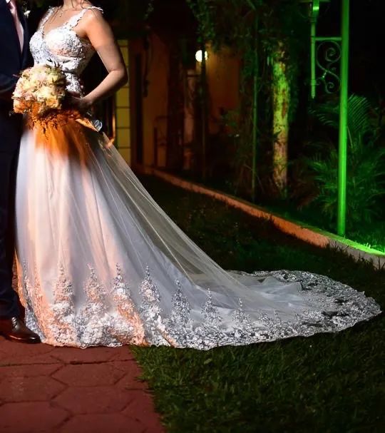 Vestido de noiva muito novo - Foto 3