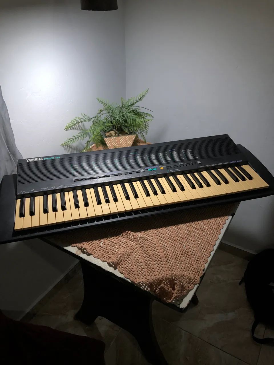 Teclado Yamaha-PS19 com Case 