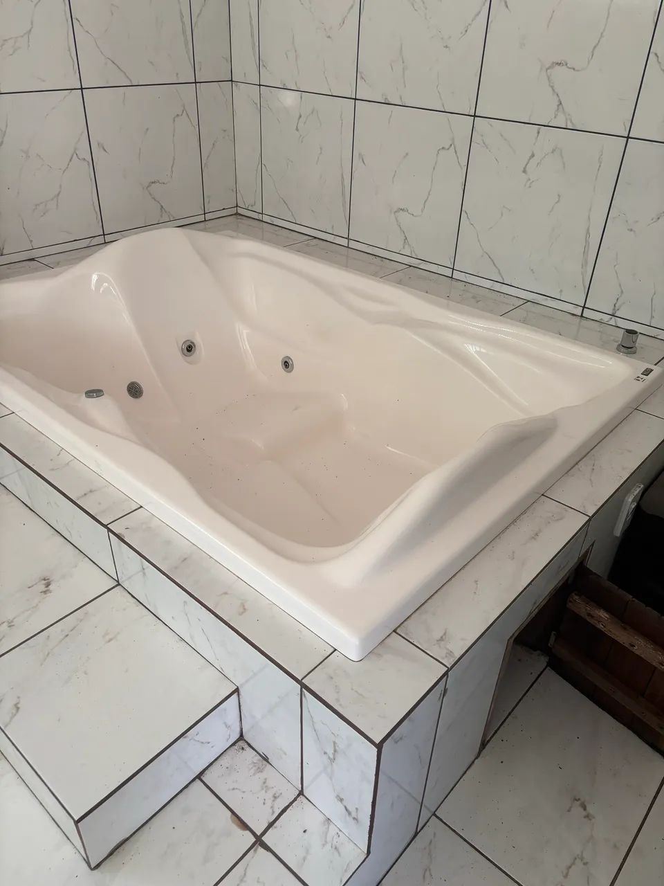Vende-se hidromassagem completa