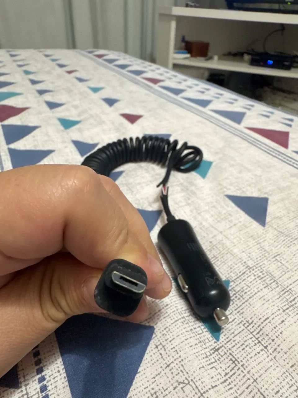 Carregador veicular conector Micro USB / USB-C - Foto 2