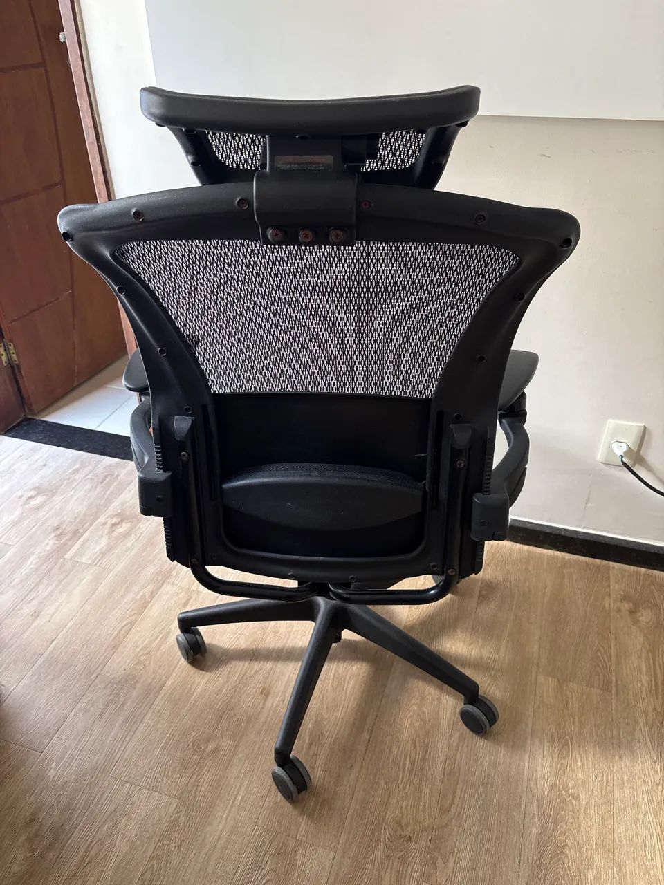 Vendo cadeira de escritório flexform  - Foto 3