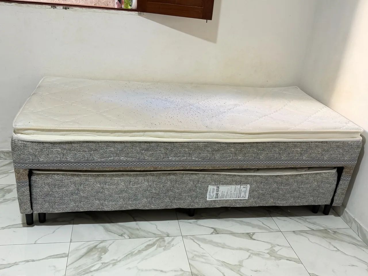 Cama solteiro com auxiliar 